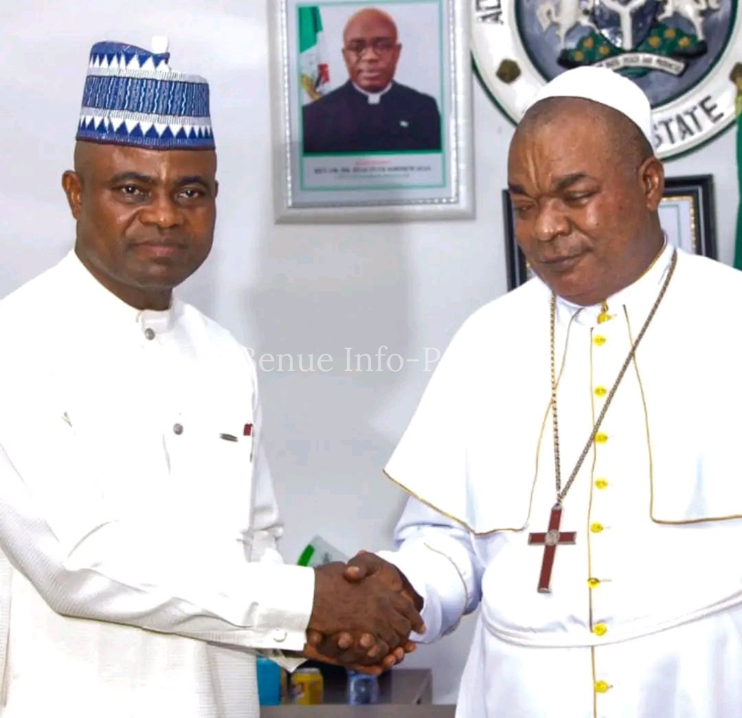 ADO LGA CHAIRMAN HOSTS METHODIST CHURCH PRELATE IN IGUMALE DURING PASTORAL VISIT